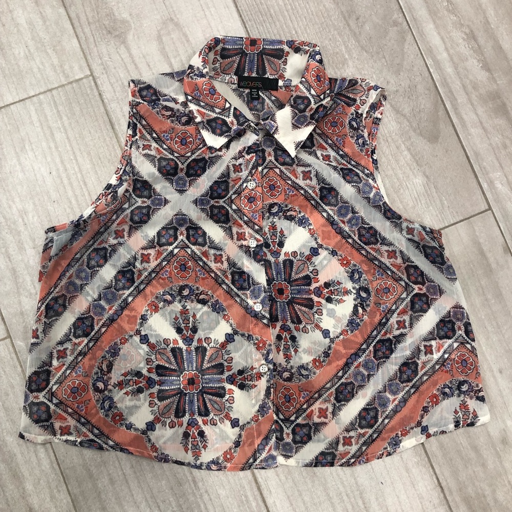 NWOT WEAVERS TOP 😊